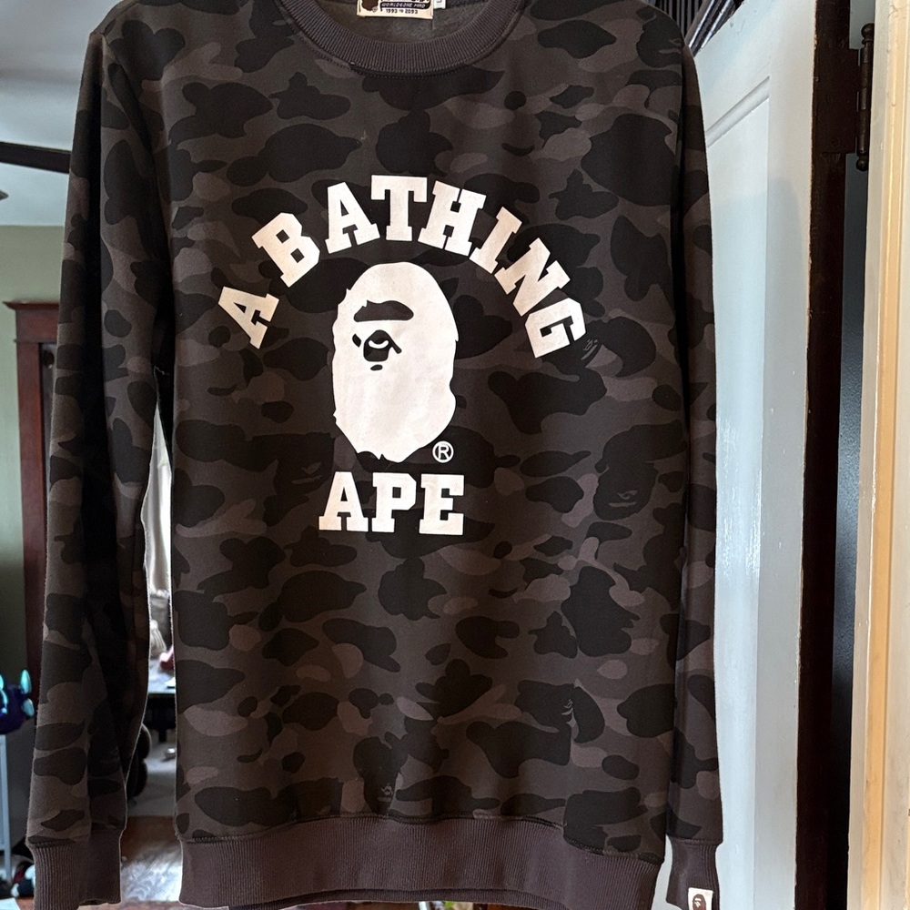 A bathing ape crew neck